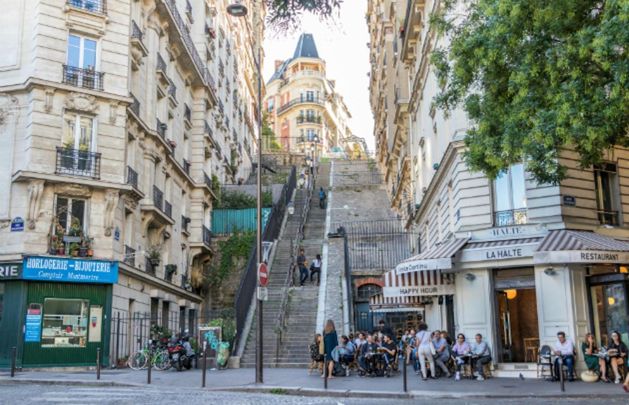 Апартаменты Charming Duplex In Montmartre Париж Экстерьер фото
